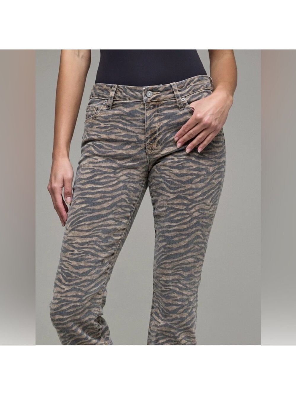 Hidden Logan Tiger Print High Rise Dad Jeans NWT - Picture 4 of 6